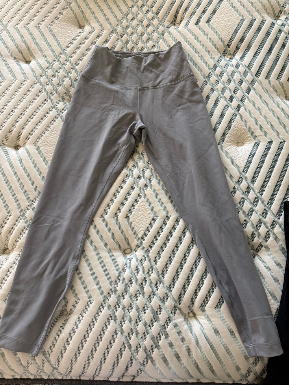 Lululemon Wunder Train 25 inch leggings